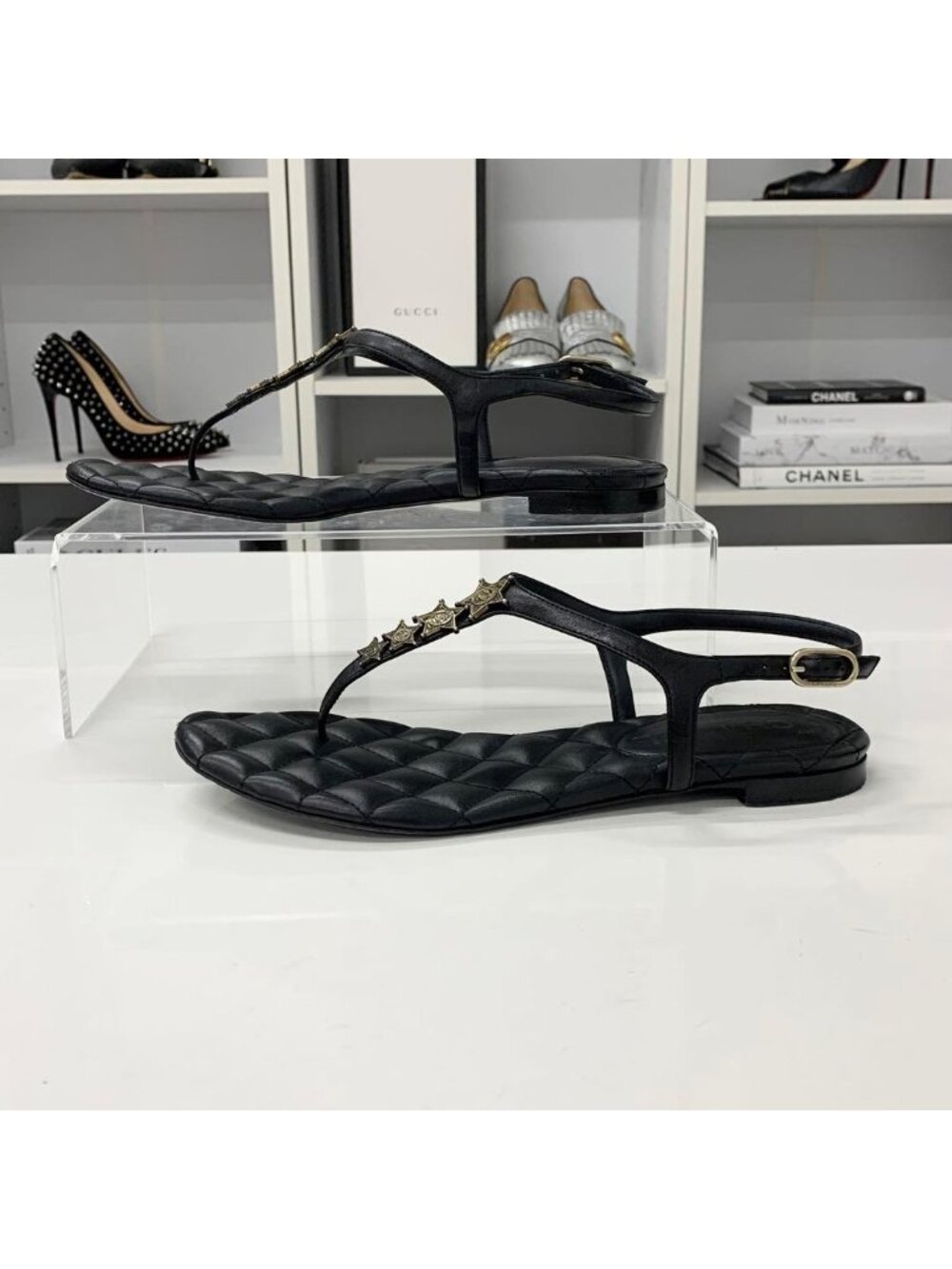 Chanel CC Logo Star Quilted Leather Thong Sandals Black - Picture 3 of 10